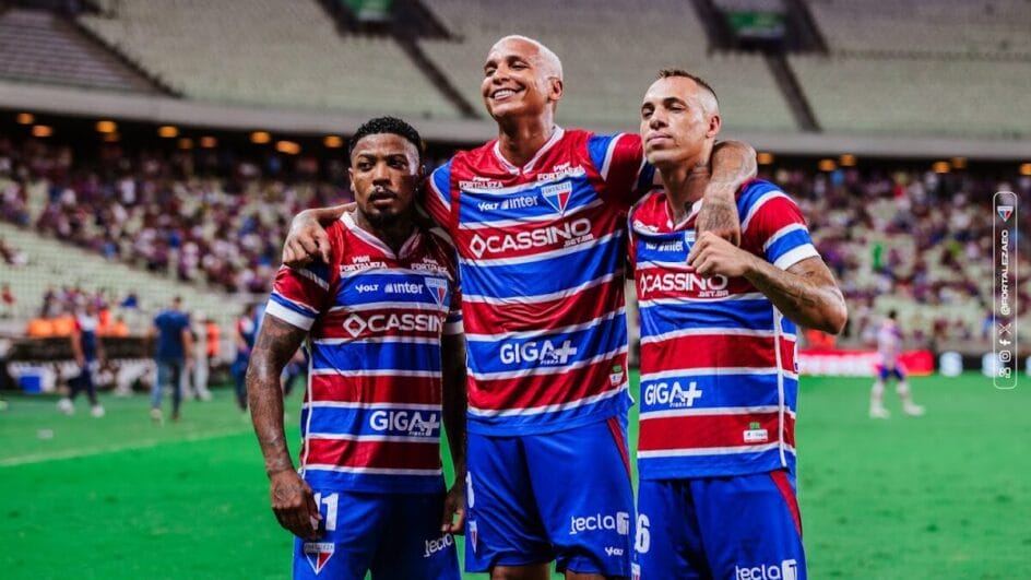 Marinho, Deyverson e Breno Lopes - (Foto: Matheus Amorim)