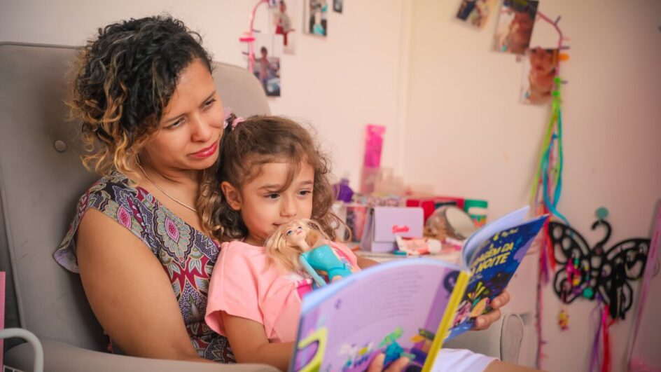 Mães de SC relatam desafios na saúde mental em meio a “montanha-russa” de emoções