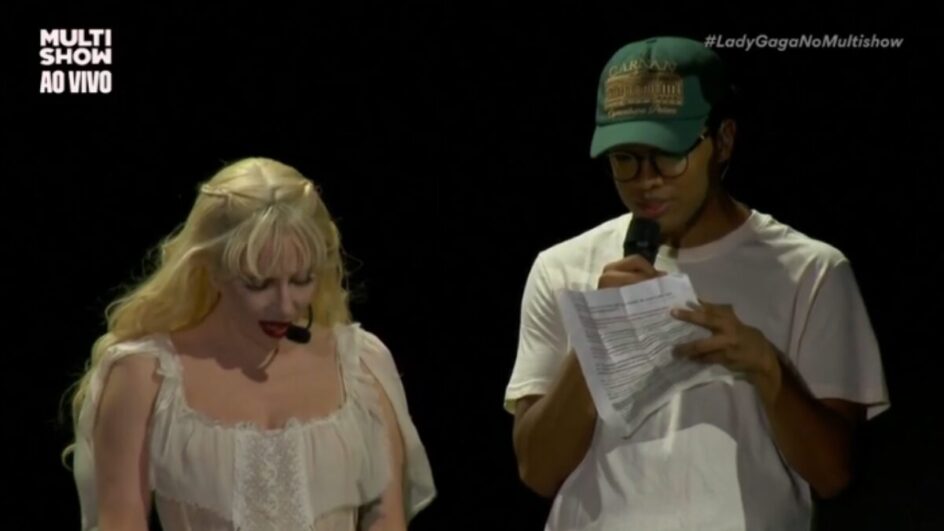 Nicolas que leu a carta com lady gaga no show
