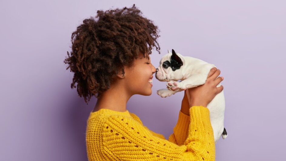 A escolha do nome do seu pet diz muito sobre seus gostos pessoais e seus valores. Foto: Reprodução/Freepik