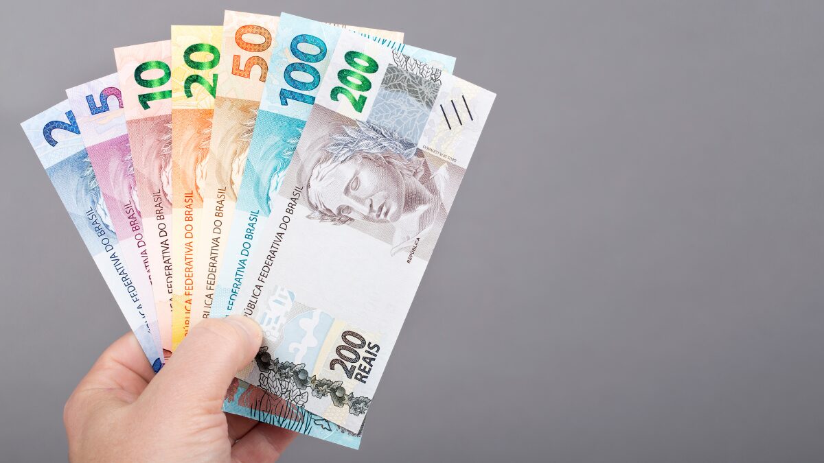 O gesto de alinhar notas como reflexo de uma busca por controle e previsibilidade