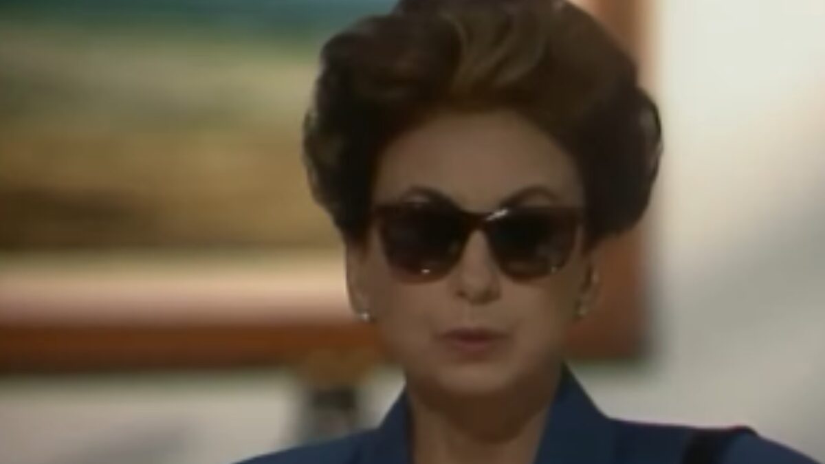 Odete Roitman chega na casa de Celina com óculos escuros Vale Tudo