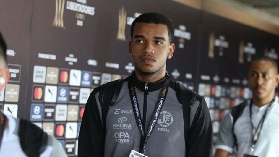 Jovem goleiro foi fundamental na Libertadores (Foto: Juliano Schmidt, JEC Futsal)