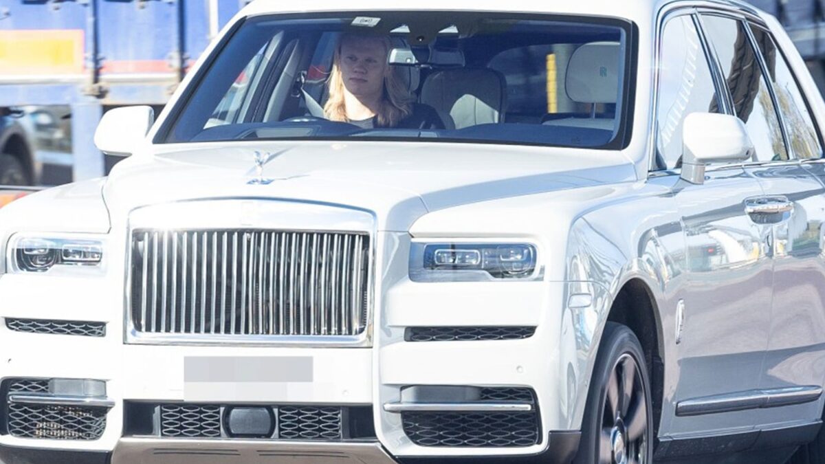 Rolls-Royce Cullinan - (Foto: Reprodução, redes sociais)