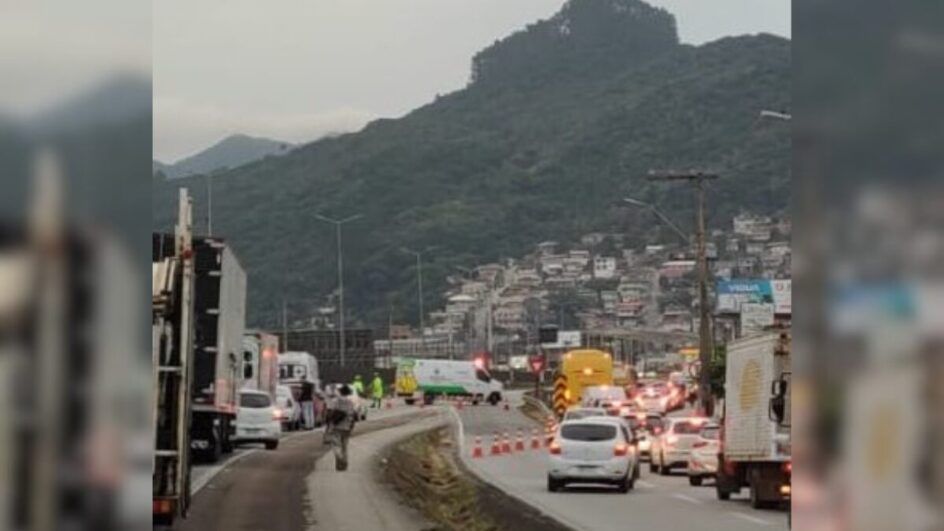 Pistas ficaram interditadas (Foto: Ricardo Pastrana, Divulgação)