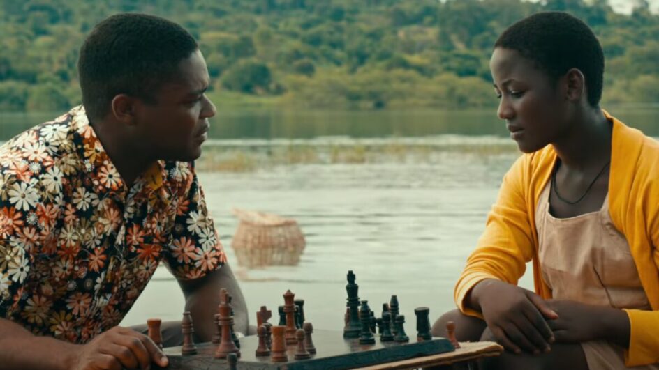 cenas de Rainha de Katwe, filme da Sessão da Tarde desta segunda-feira (19)