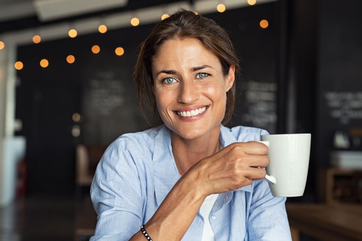 Determinados alimentos podem acelerar a descoloração dos dentes (Imagem: Ground Picture | Shutterstock)
