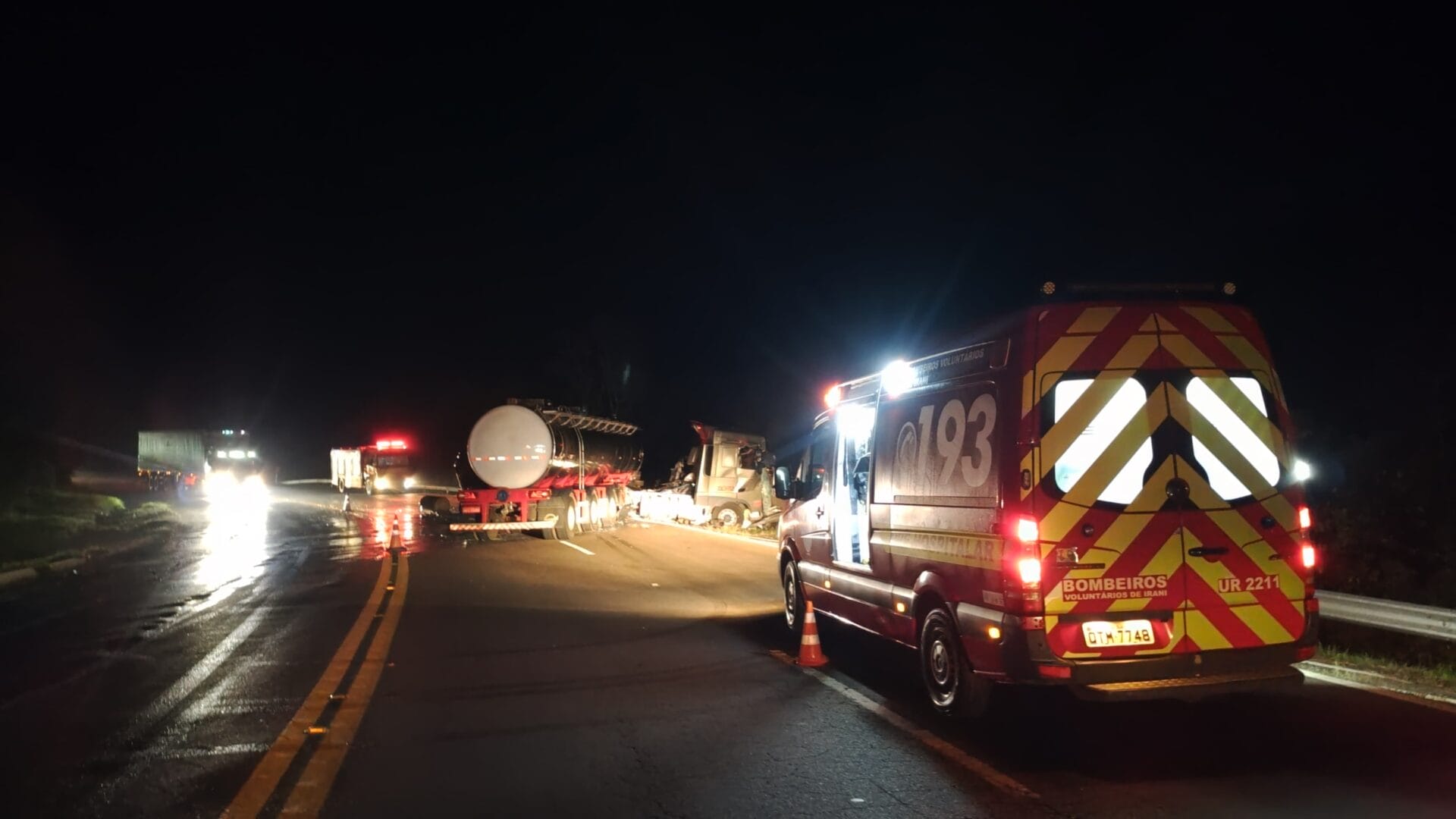 Acidente entre carretas termina na morte de duas pessoas no Oeste de SC (1)