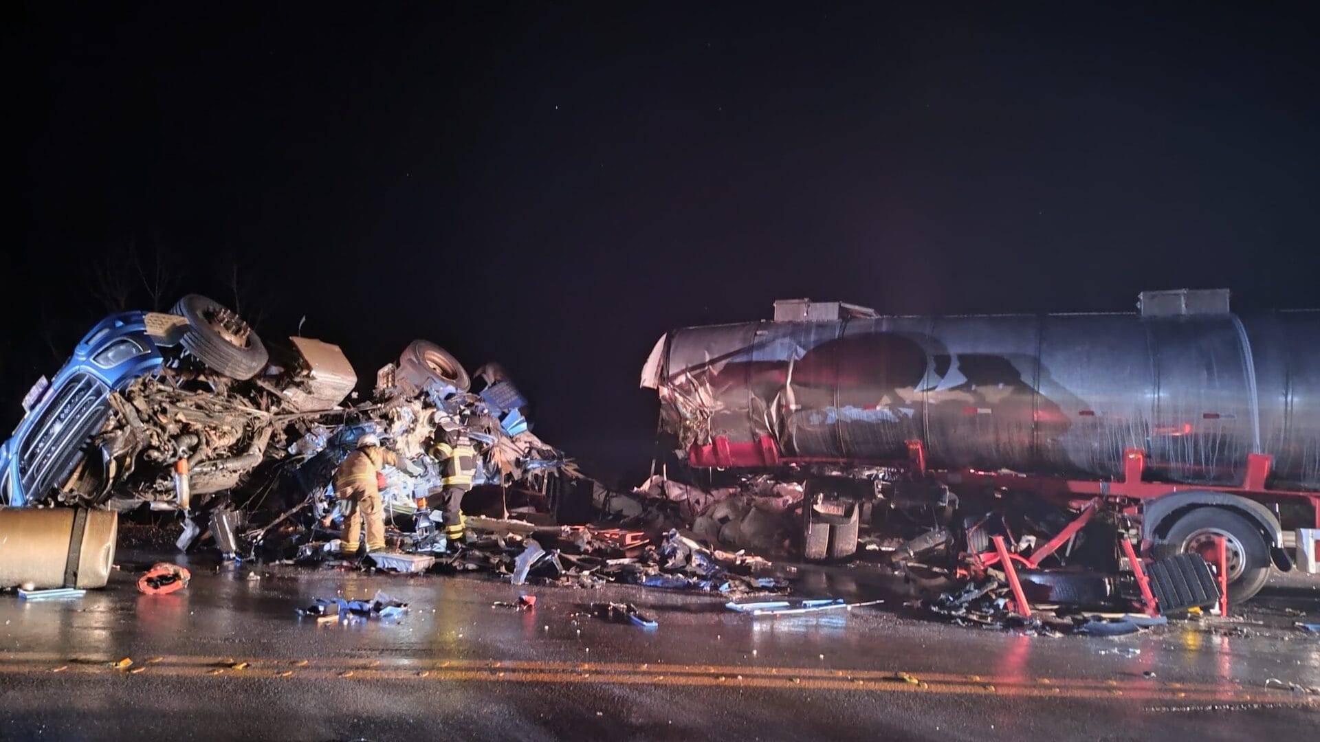 Acidente entre carretas termina na morte de duas pessoas no Oeste de SC (2)