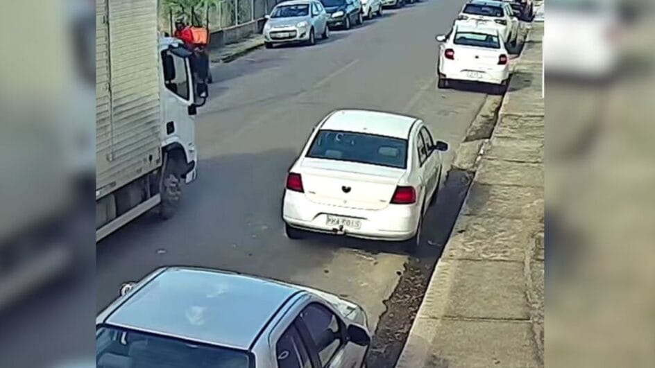 Bebê de 1 ano morre atropelado por caminhão; mãe ficou ferida