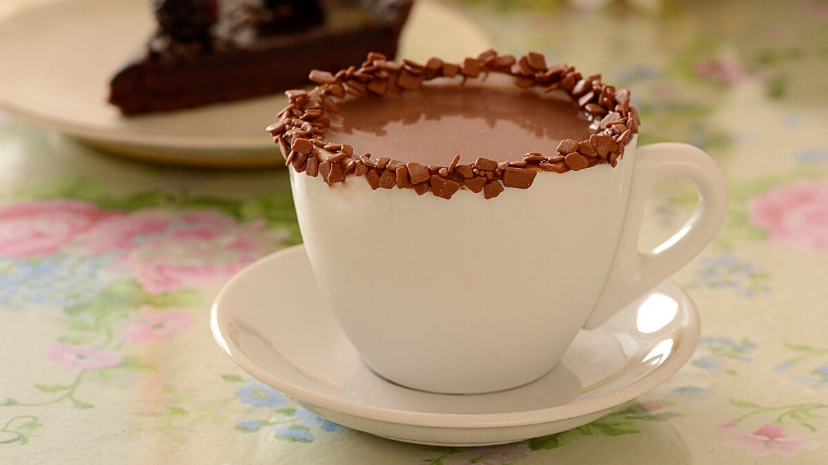 Bons ingredientes fazem toda diferença no preparo de um chocolate quente cremoso