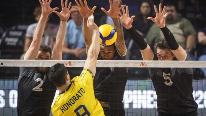 Seleção Brasileira masculina contra o Canadá na estreia da segunda semana da VNL 2025