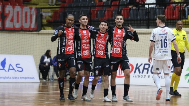 JEC Futsal venceu o Joaçaba por 5 a 4 pelo Catarinense (Foto: Juliano Schmidt, JEC Futsal)