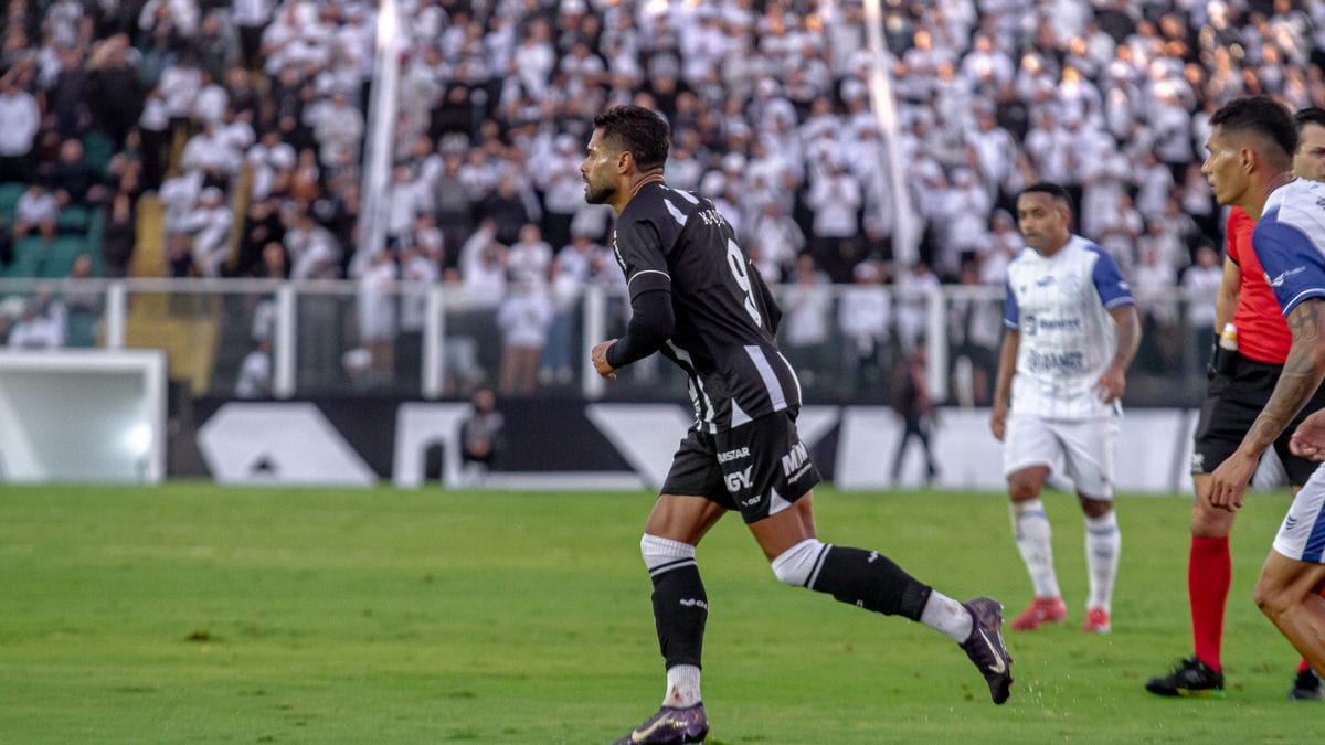 Kayke foi titular na partida contra o Confiança e mais uma vez decepcionou (Foto: Patrick Floriani, FFC)
