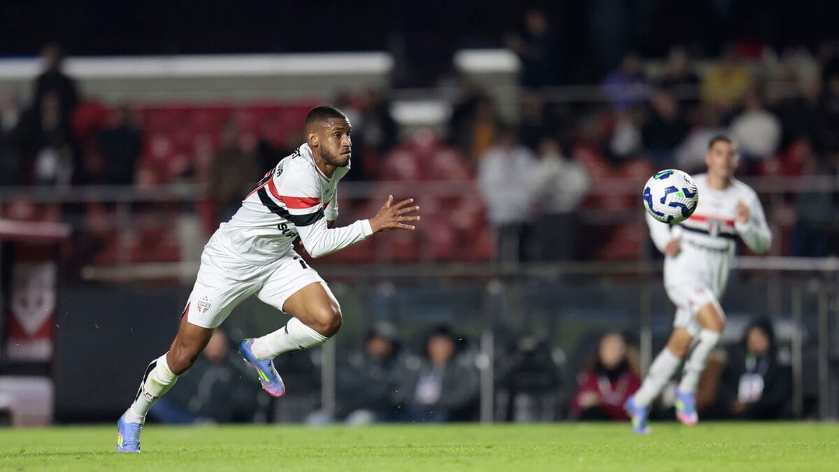 Jogo foi realizado no estádio Morumbis, em São Paulo 