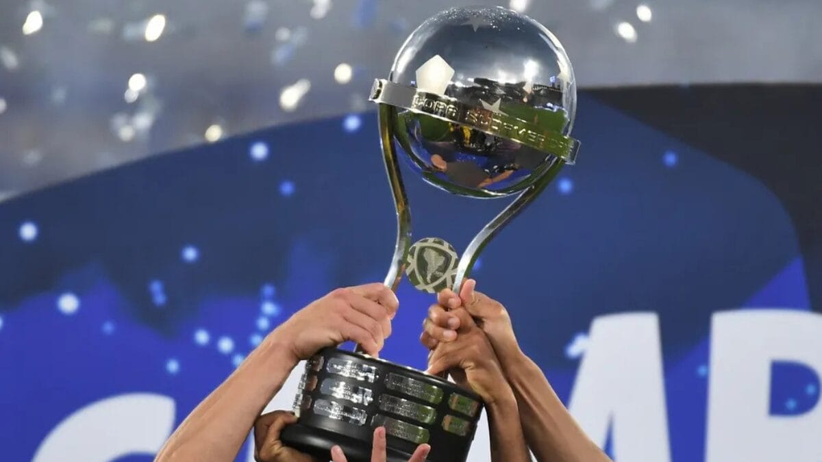 Troféu da Sul-Americana - (Fotos: Staff Images, Conmebol)