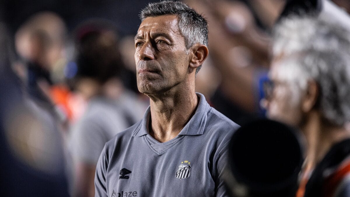 Pedro Caixinha - (Foto: Raul Baretta, Santos FC.)
