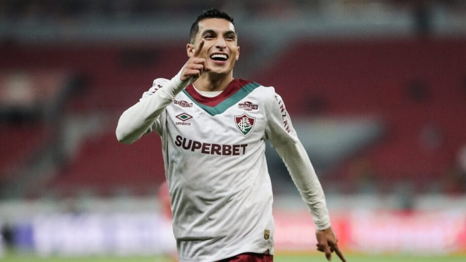 Kevin Serna deve ser titular contra o Borussia Dortmund na estreia da Copa do Mundo de Clubes (Foto: Lucas Merçon, Fluminense F.C.)