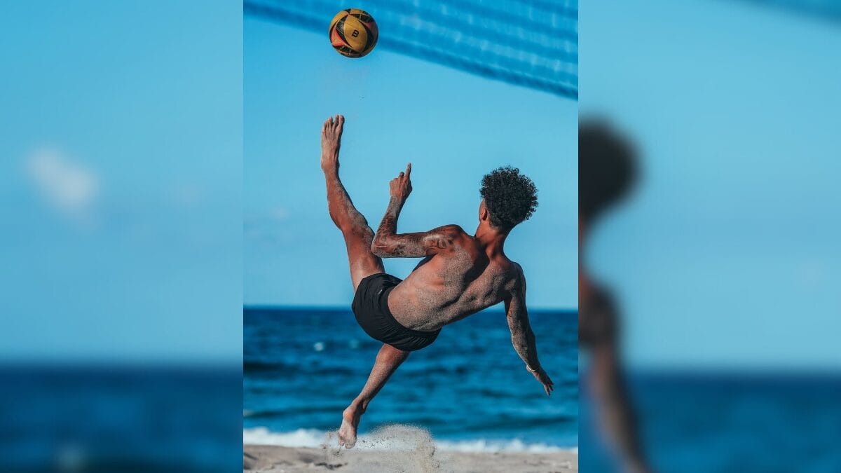Nico jogando futevôlei na praia em Boca Raton, na Flórida (Foto: Redes Sociais)