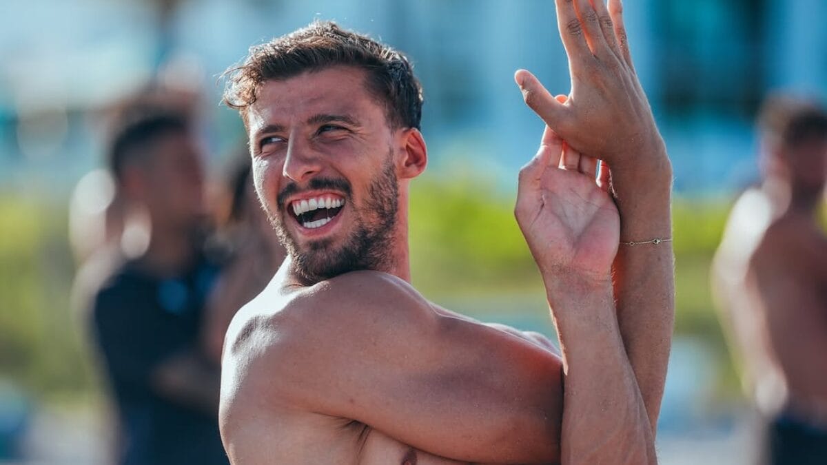 Rúben Dias se alogando em Boca Raton, na Flórida (Foto: Redes Sociais)