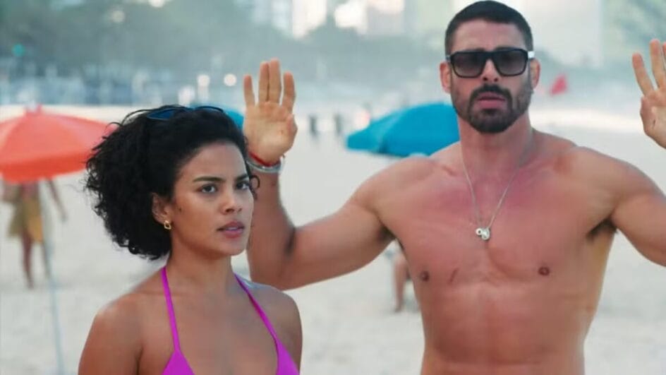 Em Vale Tudo, após ser flagrada com César, Maria de Fátima consegue inverter a situação — Foto: Globo