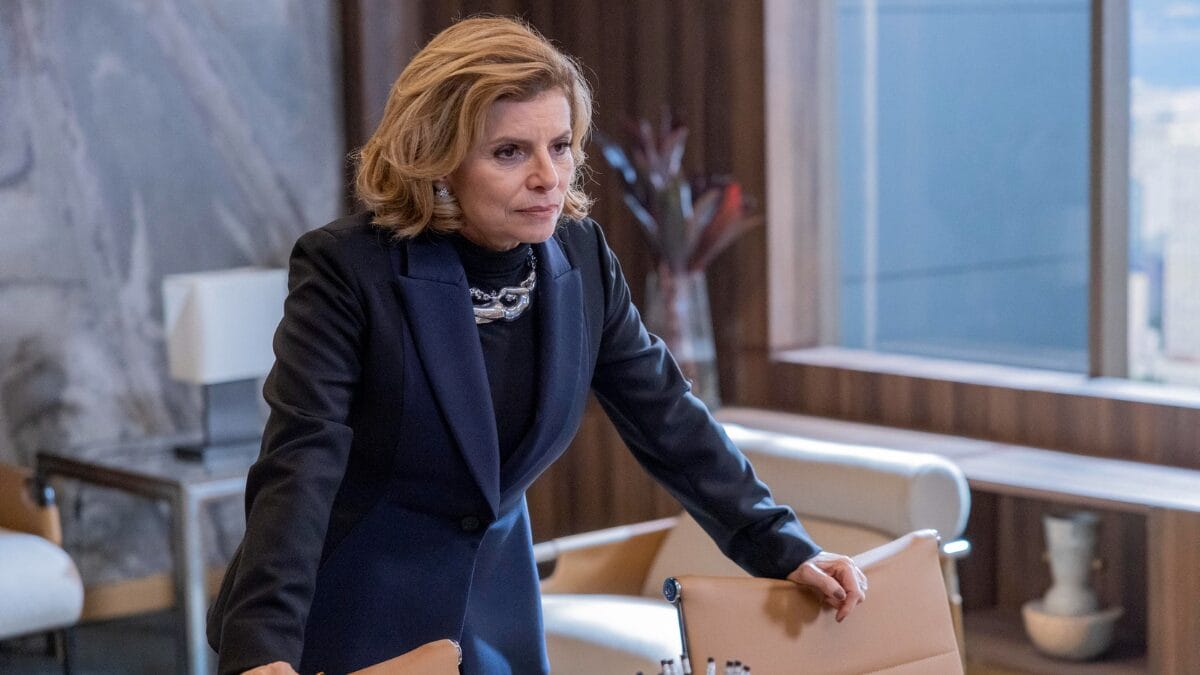 Odete Roitman não cansa de manipular todos a sua volta em Vale Tudo