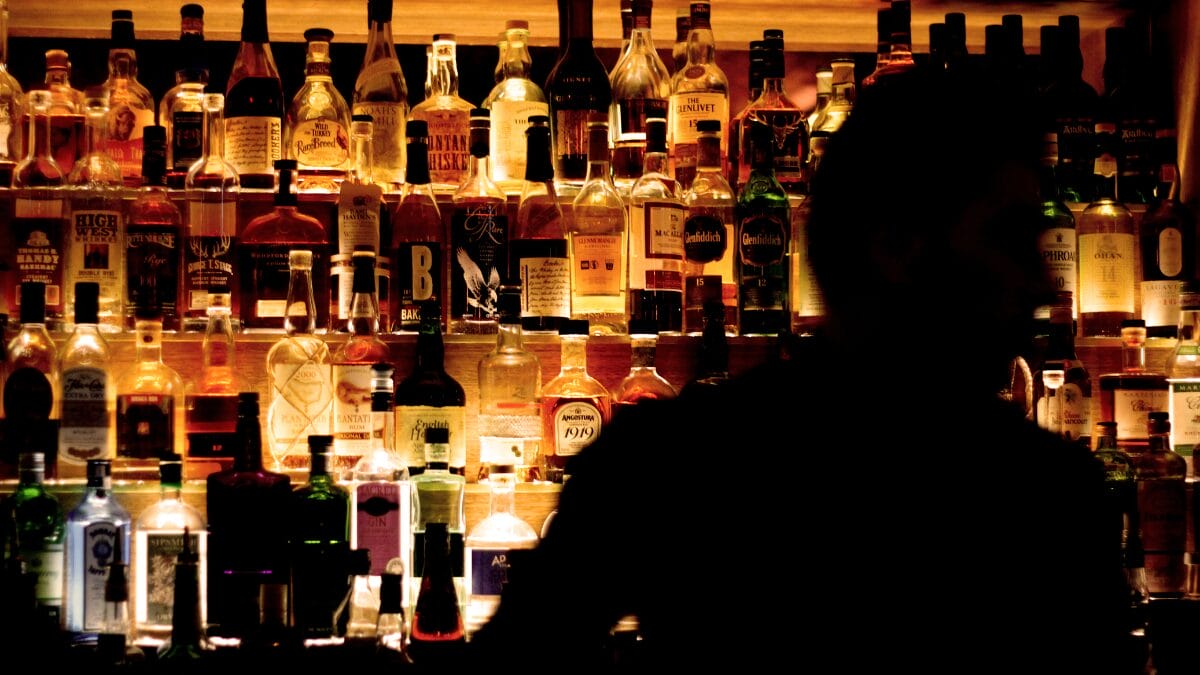 bebida alcoólica que causa câncer