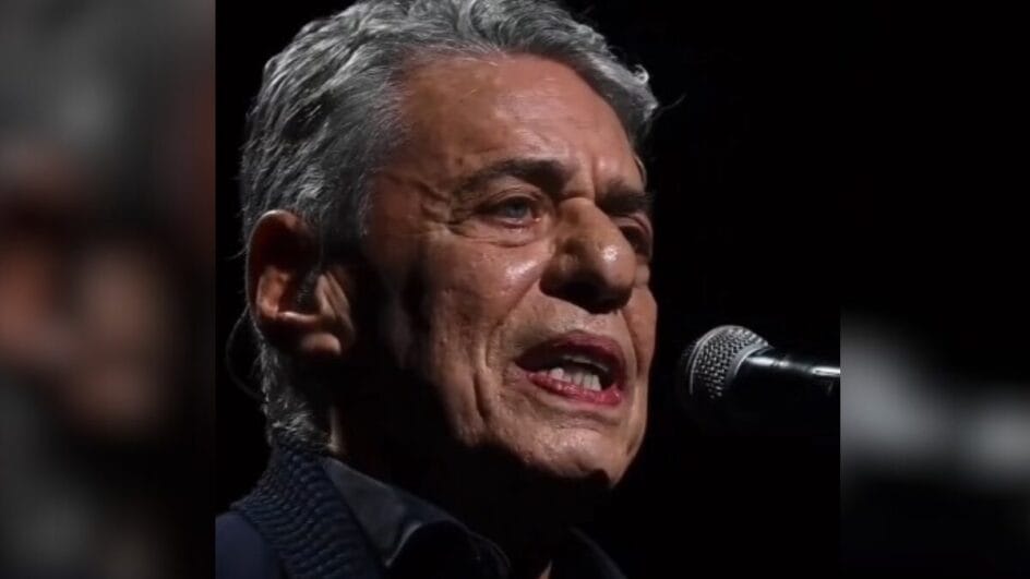 Chico Buarque foi internado na noite de segunda-feira para o procedimento (Foto: Redes sociais, Reprodução)