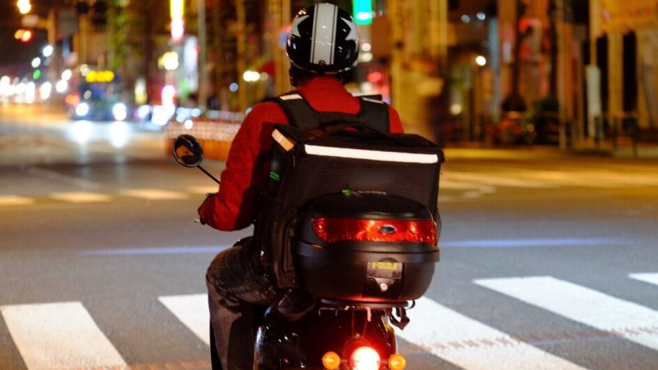 Crédito será destinado para entregadores para que eles possam comprar motocicletas (Foto: Banco de Imagens)