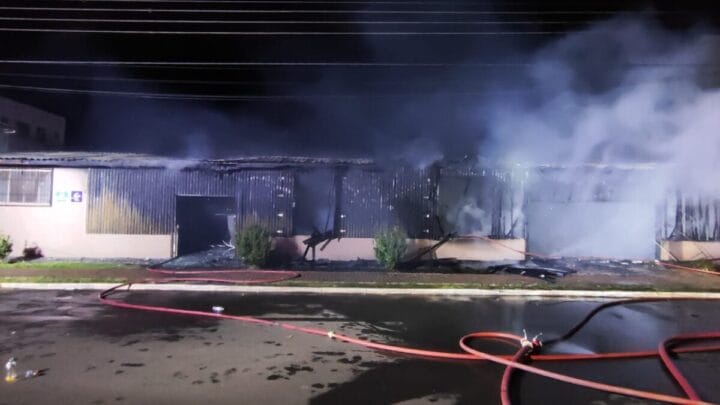 Restaurante é destruído por incêndio em Chapecó