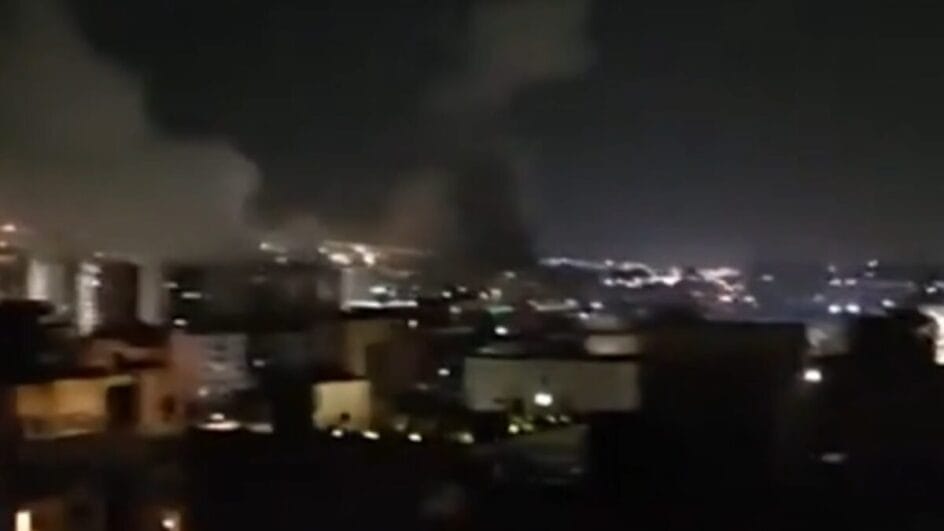 Ataque aconteceu na noite desta quinta-feira, pelo horário de Brasília (Foto: Reprodução)