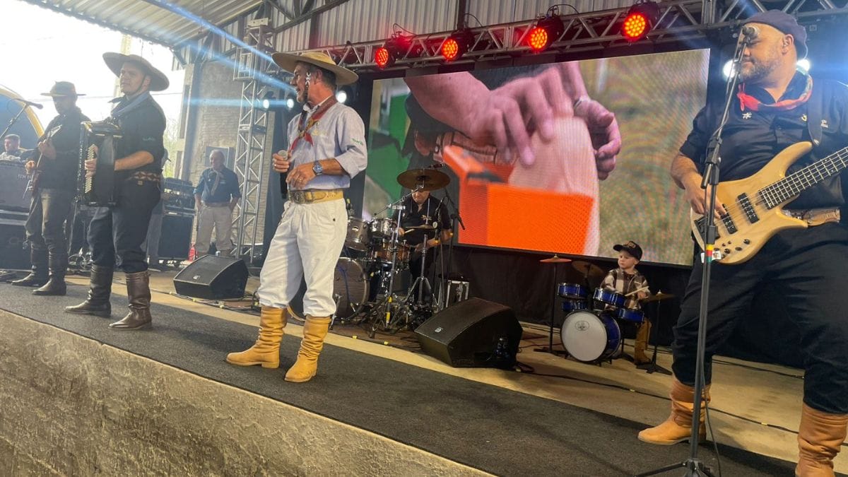 Menino baterista de Canoinhas (SC)