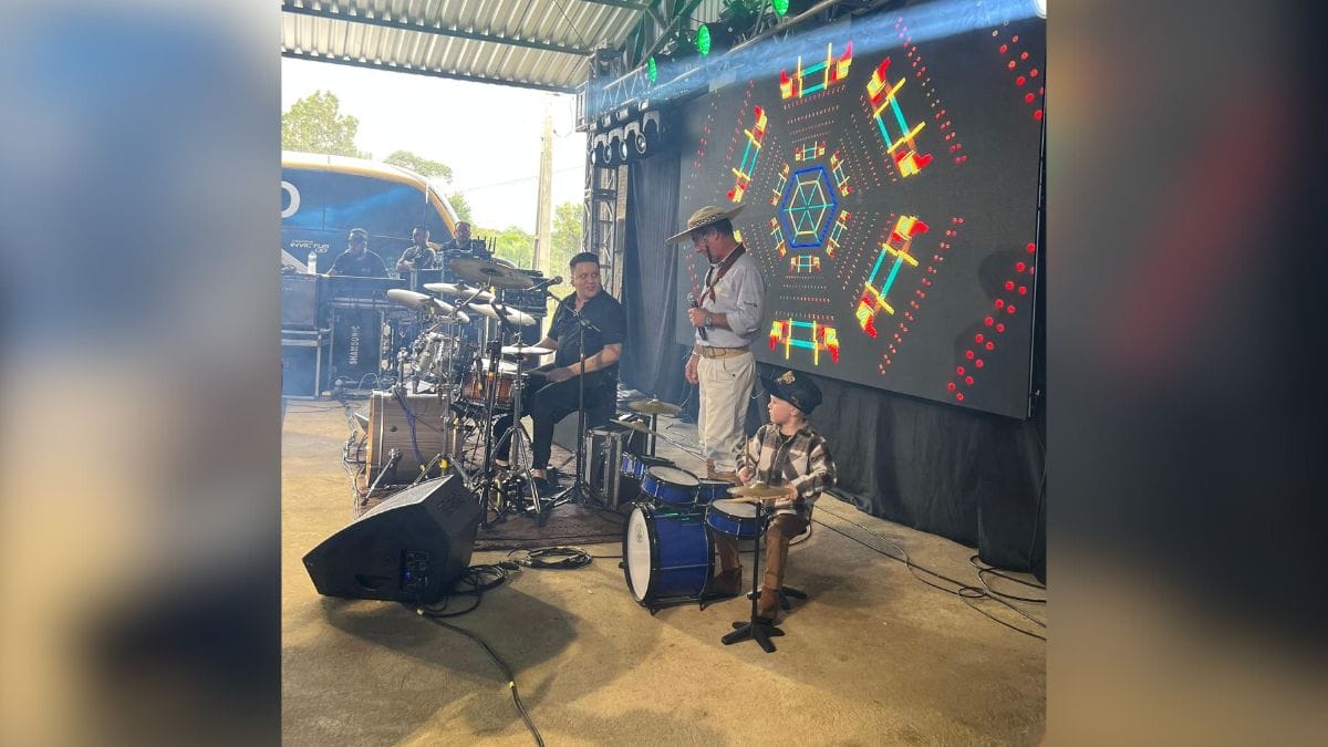 Menino baterista de Canoinhas (SC)