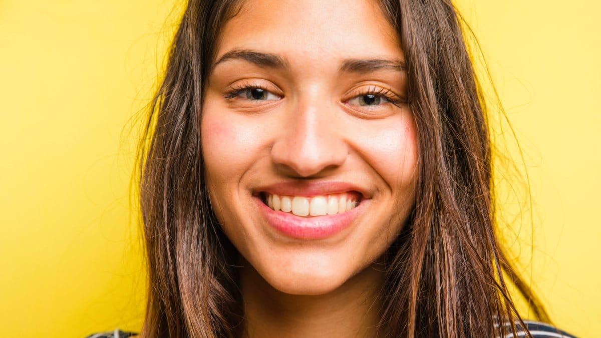 IAs tem dificuldade em reproduzir sorrisos verdadeiros. Foto: Freepik