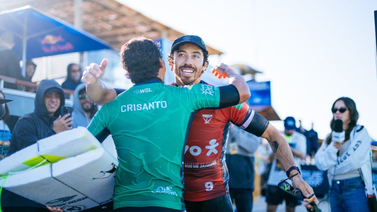 peterson e yago se abraçando