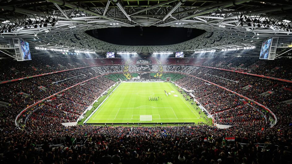 Arena Puskas, em Budapeste, recebe a final da UEFA Champions League 2025/2026 (OD Pictures, WikiCommons, banco de imagens)