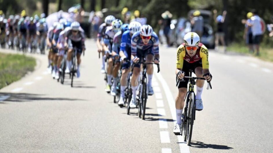 ciclistas na 16ª etapa do Tour de France 2025