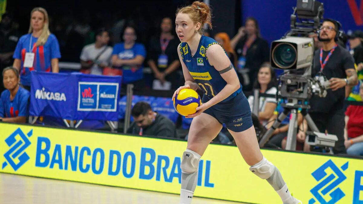 A jogadora atua como ponteira