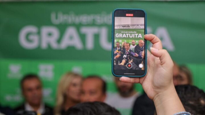 Aluna milionária do Universidade Gratuita foi vítima de erro de digitação e vive de estágio, diz governo
