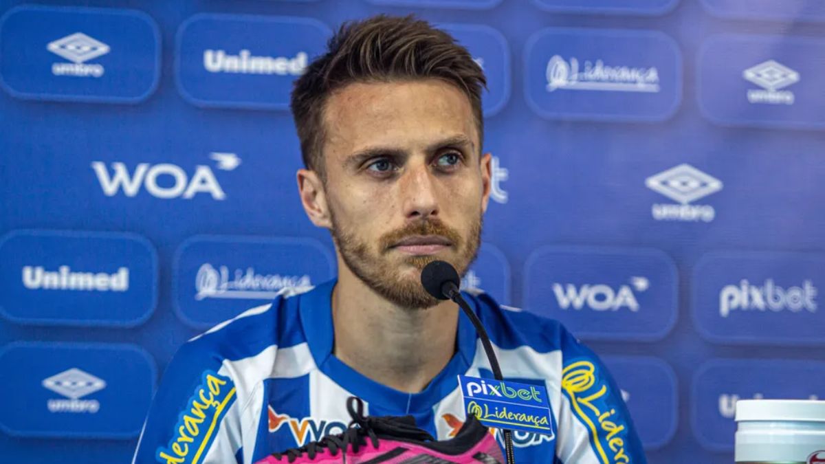 Bressan na apresentação no Avaí