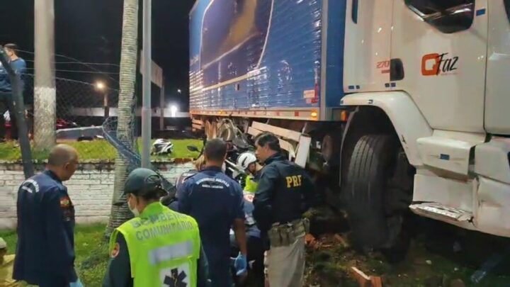 Caminhoneiro embriagado três vezes acima do limite criminal atropela motociclista na Grande Florianópolis