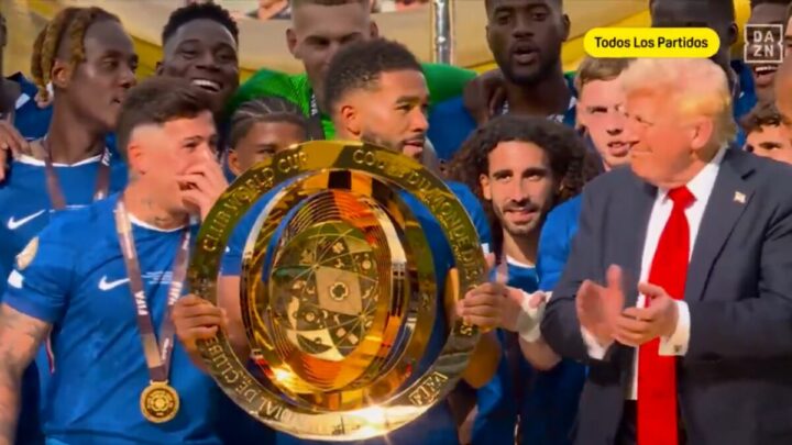 Chelsea comemora título com participação inesperada do presidente dos Estados Unidos, Donald Trump (Foto: Reprodução, DAZN)
