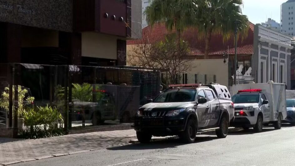 Criança vê sangue escorrer pela parede e rastro revela assassinato brutal