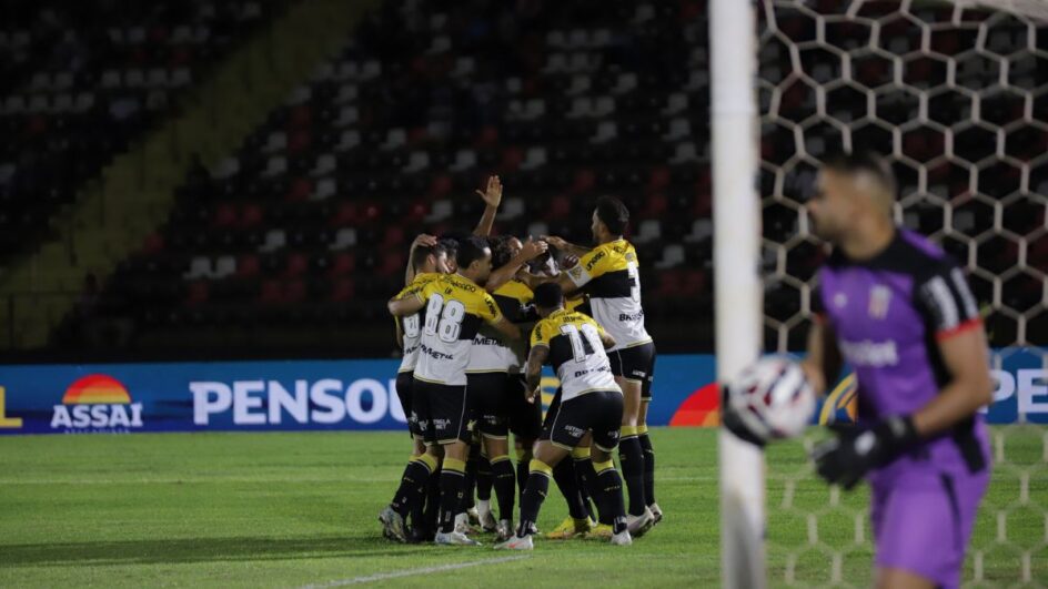 Criciúma chegou a 7ª vitória na Série B e já está na "primeira página" na tabela de classificação da Série B (Foto: Celso da Luz, CEC)
