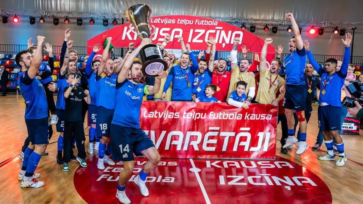 Diego Roncaglio comemorando vitória