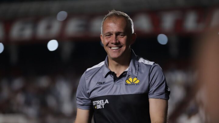 Técnico Eduardo Baptista assumiu o Criciúma na 7ª rodada da Série B e comanda reação do Tigre na competição (Foto: Celso da Luz, CEC)