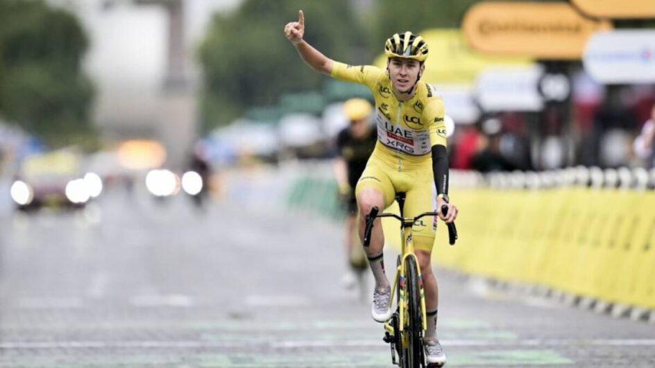 Tadej Pogacar na última etapa do Tour de France 2025
