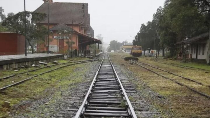 Trecho de São Francisco do Sul é um dos dois de ferrovias federais em funcionamento em SC (Foto: Arquivo NSC)