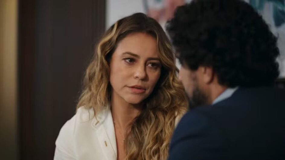 Heleninha tem novo surto e vai parar em pista de dança em Vale Tudo