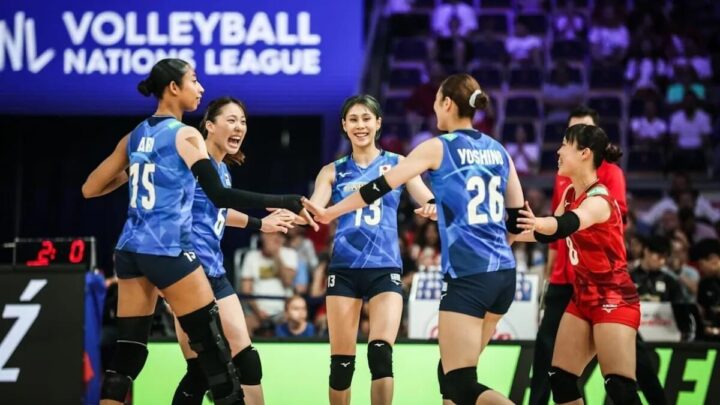 Japonesas comemoram classificação na VNL (Foto: Divulgação, World Volleyball)